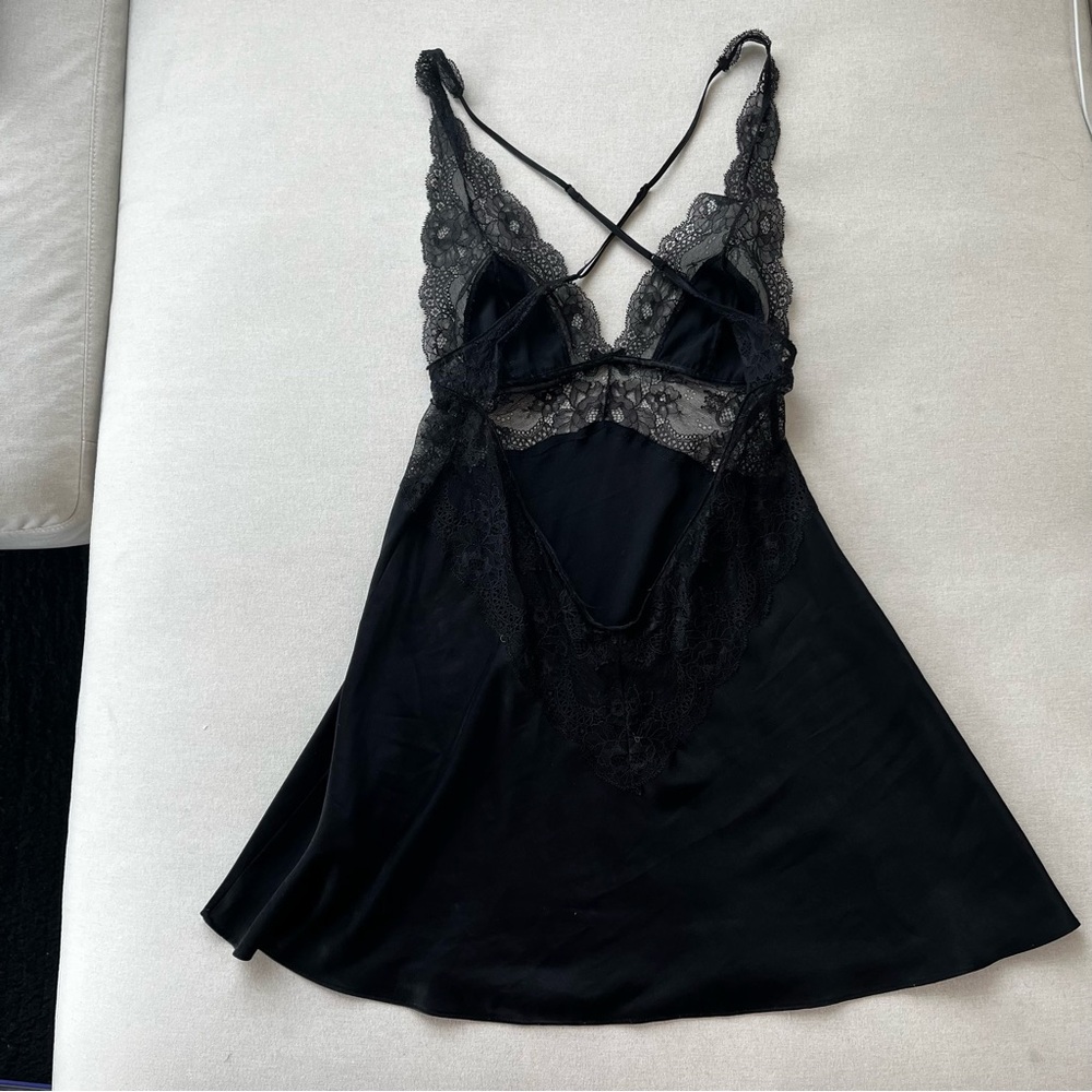 Victoria’s Secret satin silk slip size small black or blue Y2K top